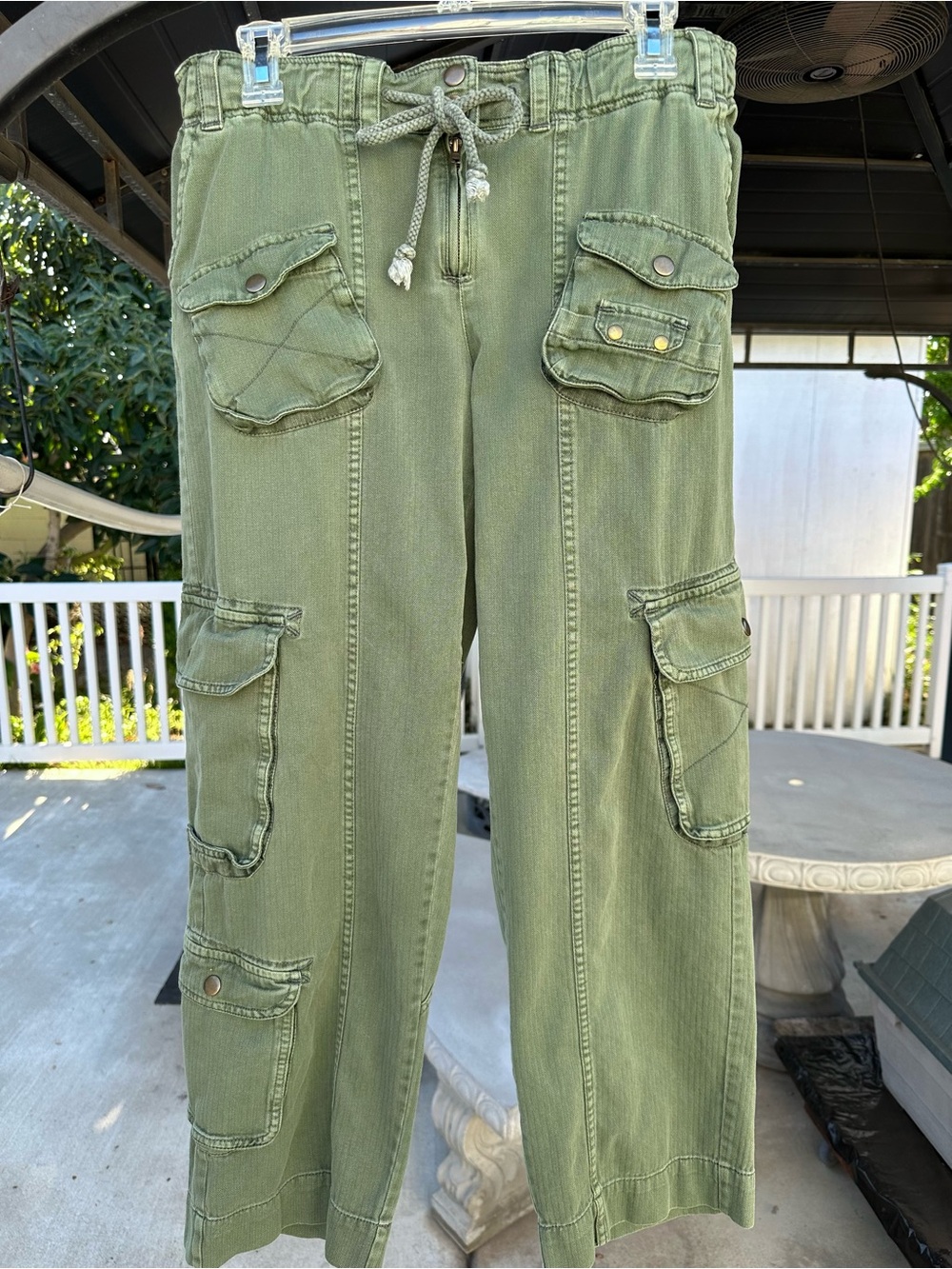 FREE PEOPLE OLIVE TAHITI CARGO PANTS SIZE SMALL!! LIKE NEW!! - Picture 5 of 7